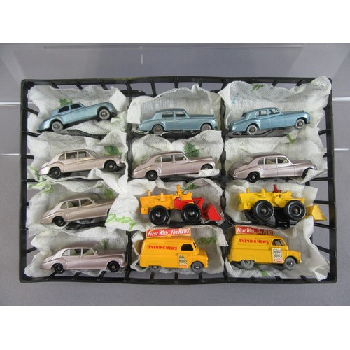 35 - MATCHBOX 1-75 Regular Wheels, group of 24 in plastic carry case to include 8x No.44 Rolls Royce, 2x ... 