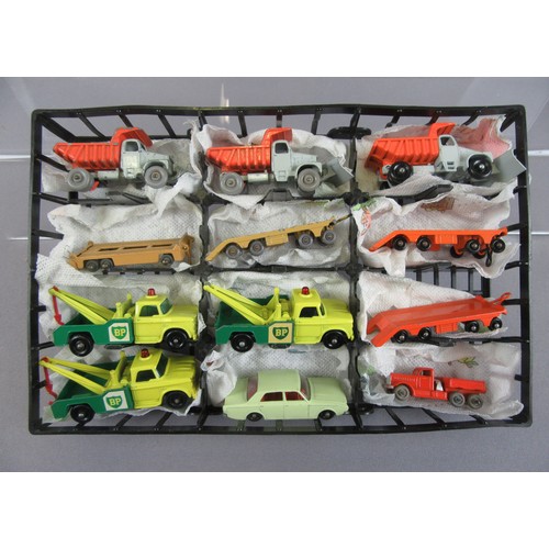 39 - MATCHBOX 1-75 Regular Wheels, group of 24 in plastic carry case to include 3x No.13 Dodge Tow Truck,... 