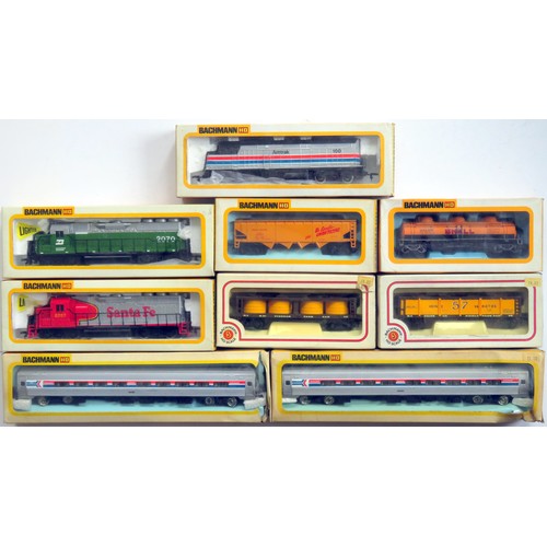 595 - BACHMANN HO American Outline Loco and Rolling Stock comprising: 41-635-03 EMD GP4 Diesel Loco No. 20... 