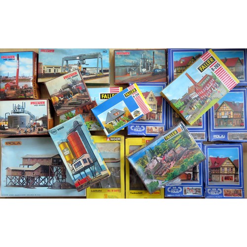 Lot De Matériel Pour Réseau De Train Miniature : Faller, Kibri, Buch, Noch, Jouef