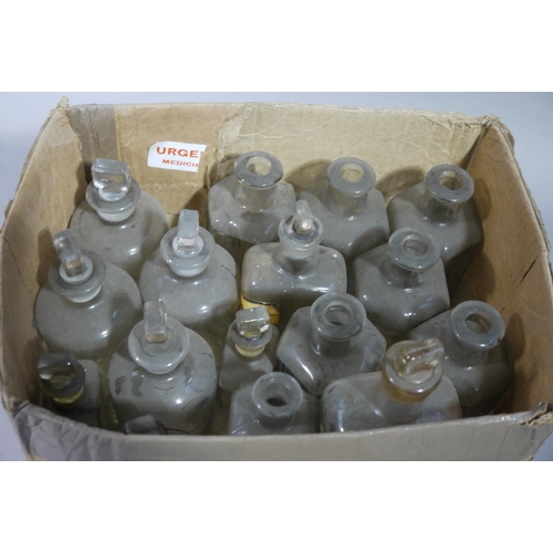 88 - A quantity of clear glass bottles of hexagonal, cylindrical and flask shape (16)