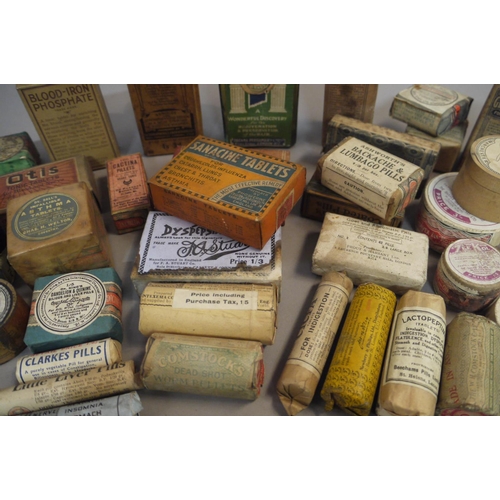 89 - A quantity of early 20th century packaging to include Guy's Fruit Pills, Zee-Kol Blood Tonic Pills, ... 