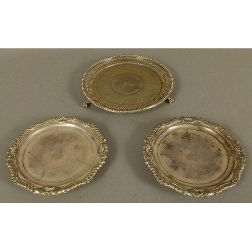 212 - A PAIR OF REGENCY PLATED ON COPPER WAITERS, octagonal with gadroon, shell and foliate rim, engraved ... 