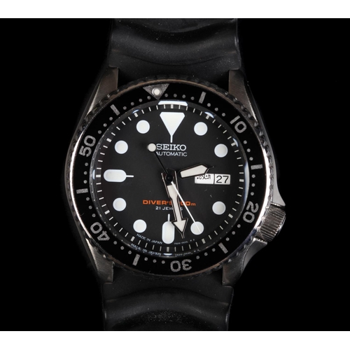 142 - A Seiko gentleman's SKX 007 Diver's 200m 7S26-0020 stainless steel wristwatch, c.2017, automatic 21-... 