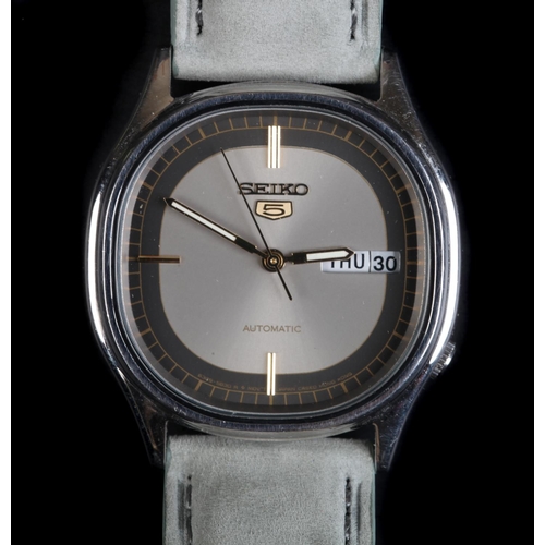 145 - A Seiko 5 gentleman's stainless steel wristwatch c.1970, ref 6309-5820, automatic jewel lever moveme... 