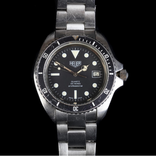 69 - A Heuer gentleman's professional stainless steel diver's wristwatch, c.1980, quartz movement, black ... 