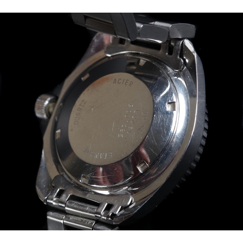69 - A Heuer gentleman's professional stainless steel diver's wristwatch, c.1980, quartz movement, black ... 