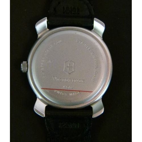 174 - A Victorinox gentleman's Sportline stainless steel wristwatch, quartz movement, white dial, Arabic n... 