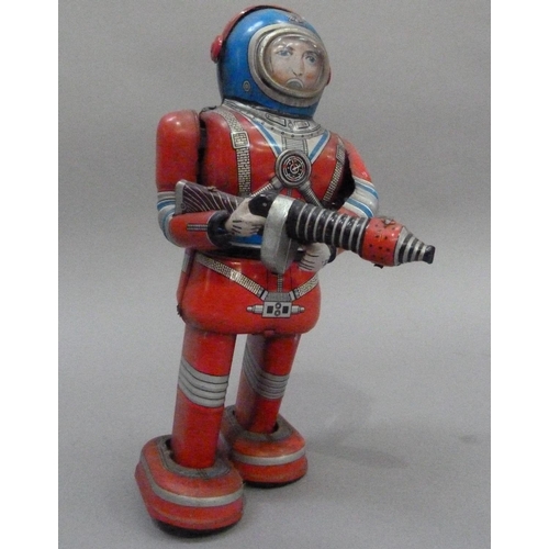 41 - Daiya (Japan) Moon Astronaut clockwork tin plate robot, c.1960s, 23cm