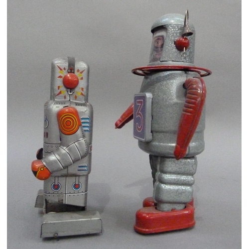 42 - SY Toys (Yoneya) Japan clockwork tin plate robot, c.1960s, with sparking action (no plastic window t... 