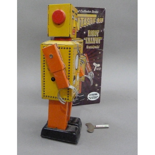 51 - Robot Lilliput tin plate clockwork robot, yellow, 22cm, boxed