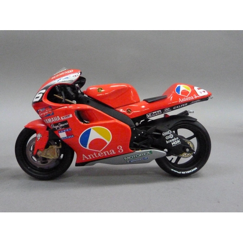 55 - Minichamps 1:12 Yamaha YZR500 Norifumi ABE MotoGP 2002, boxed and Yamaha YZR500 No. 3 GP 2001 boxed ... 