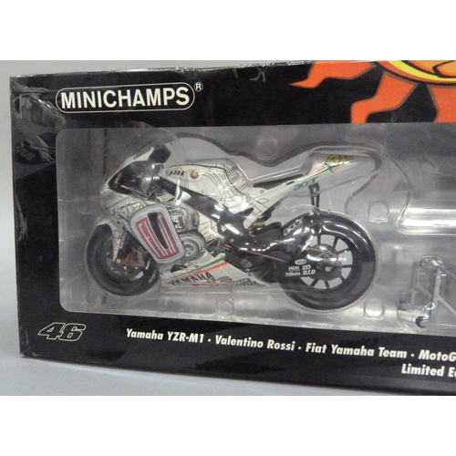 58 - Minichamps 1:12 Yamaha YZR M1 Paddock Bike Valentino Rossi Valencia 2007, boxed, rare