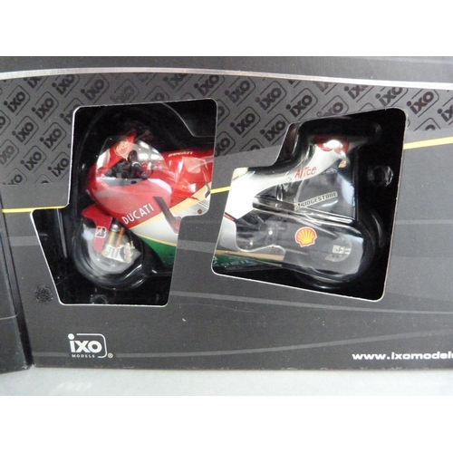 96 - IXO 1:12 Ducati Desmosedici Loris Capirossi 2006, boxed; Ducati Desmosedici GP6 Sete Gibernau 2003, ... 