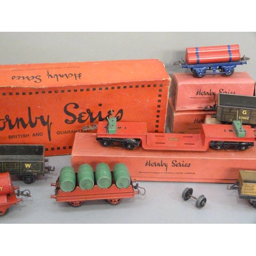 227 - A Hornby O gauge Trolley Wagon RS684, Gas Cylinder Wagon RS662, Lumber Wagon No. 1 RS668 (boxed), to... 