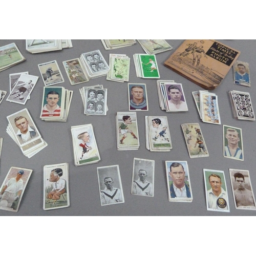 260 - Cigarette cards, 
Senior Service, Sporting Events and Stars (part set)
Player and Sons, Cricketers 1... 