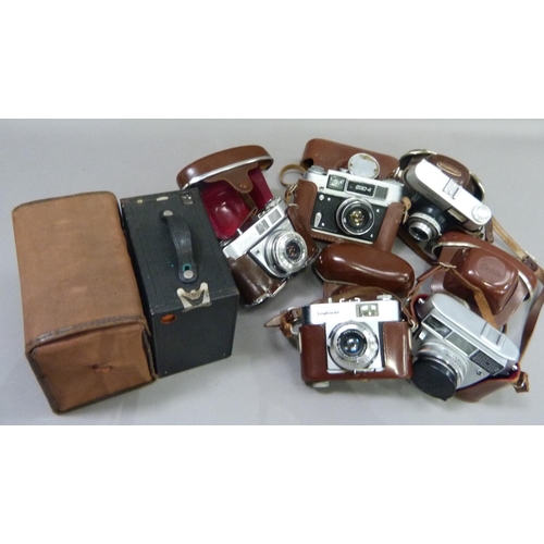 301 - A Voitlander Vito B SLR camera
A Viotlander Vitoret SLR camera
Kodak Retinette 1A SLR camera
Balda S... 