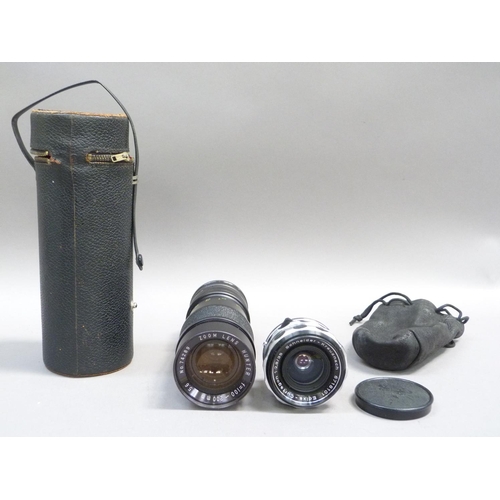 302 - Zoom lens Hunter (Japan) 200mm No. 74289 in leather carry case and a Schneider-Kreuznach (German) 67... 