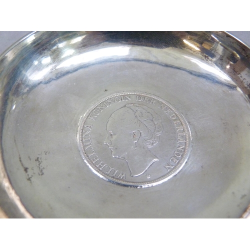 226 - A .800 silver dish inset with a Dutch two and a half guilder coin, 1930, 9.5cm diameter