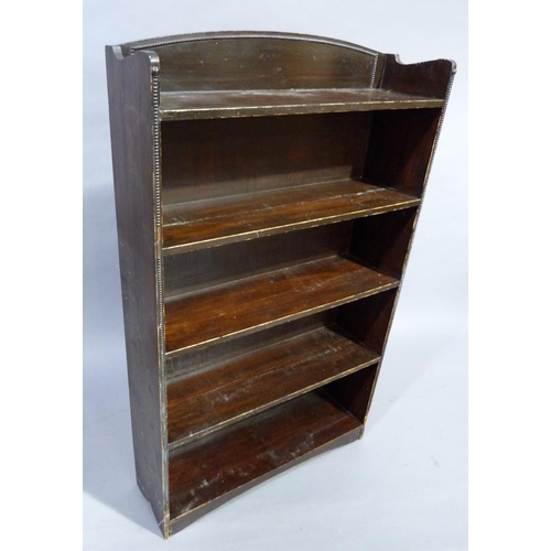 312 - A 1920's mahogany finished set of bookshelves with beaded detail on plinth base, 77cm W x 126cm H