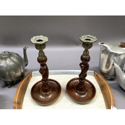 33 - A Royal Copenhagen figure of a Robin, no.2266, 6.5cm high together with two trinket dishes of circul... 