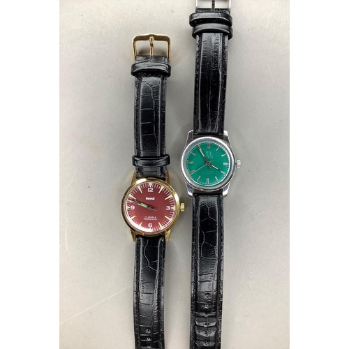 402 - A Titus gentleman's wristwatch on stainless steel case with screw back, green dial and jewel lever i... 