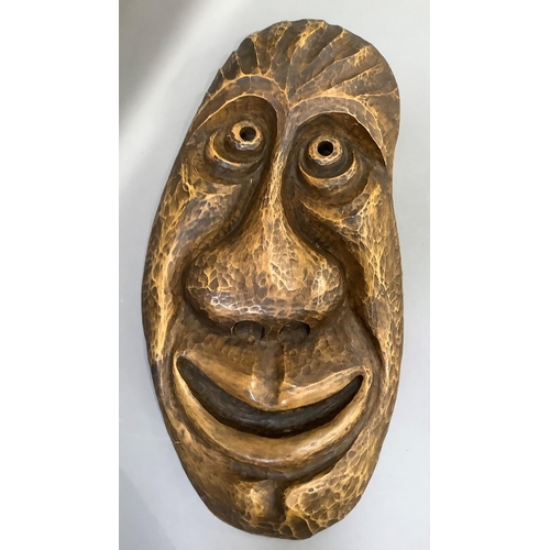 306 - An outsized carved wooden face mask by A Reichlin Luzerne, 81cm high by 40cm wide