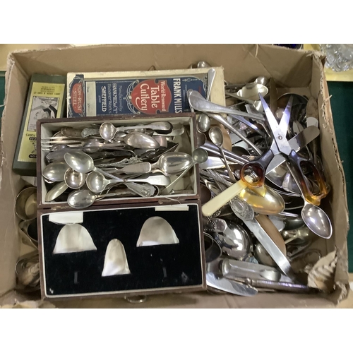 230 - A large quantity of silver plated cutlery, loose and in boxes