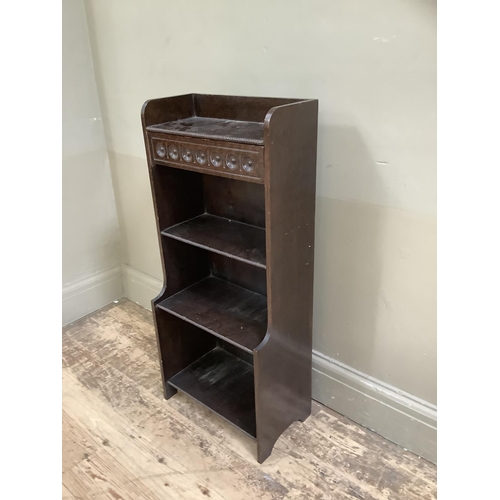 413 - A 1920s set of oak book shelves with three quarter gallery and drawer above two further shelves, 39c... 