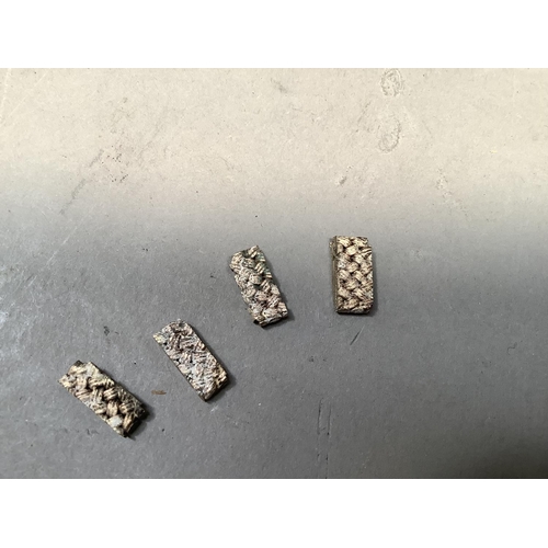 385 - Four pieces of shortened Milanese bracelet in yellow metal (tests as 9ct gild) suitable for scrap on... 