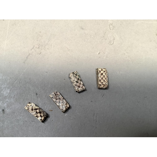 385 - Four pieces of shortened Milanese bracelet in yellow metal (tests as 9ct gild) suitable for scrap on... 