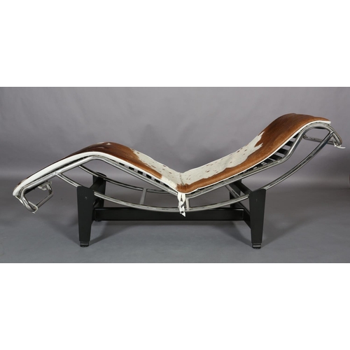 440b - After Le Corbusier an LC4 style chaise, chrome tubular frame with cowhide upholstery