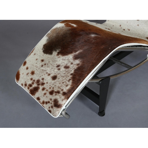 440b - After Le Corbusier an LC4 style chaise, chrome tubular frame with cowhide upholstery