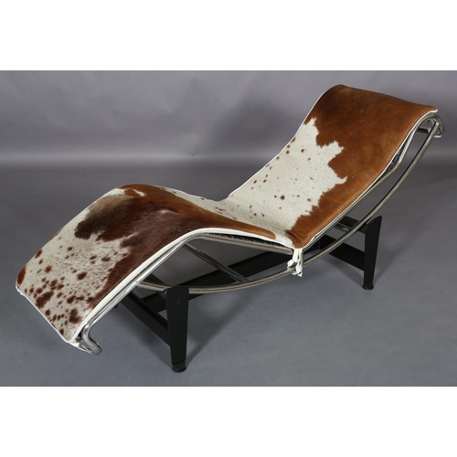 440b - After Le Corbusier an LC4 style chaise, chrome tubular frame with cowhide upholstery