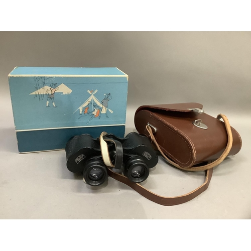 141 - A pair of Carl Zeiss Jenner 8x30 field glasses in leather carrying case and original box packaging