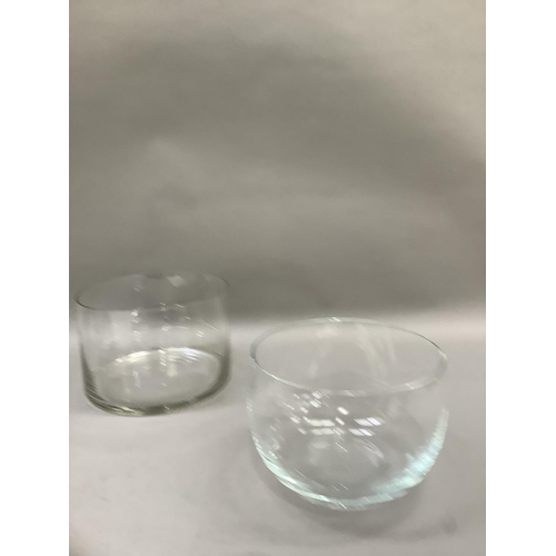 21 - Two large modern glass bowls, the first circular and straight sided, diameter 21.5cm by 14.5cm, the ... 