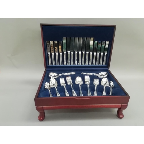 116 - A canteen of silver plated cutlery for eight including eight dinner knives and forks, eight dessert ... 