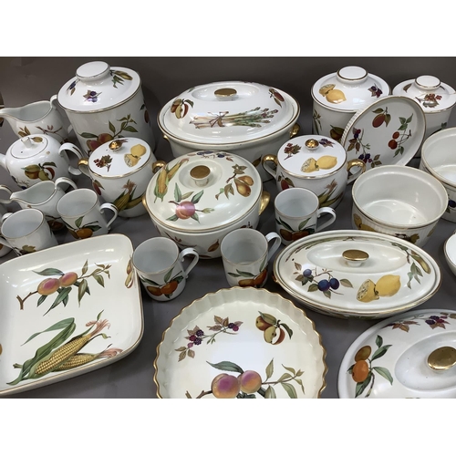 187 - A quantity of Royal Worcester Evesham oven to table ware including large storage jars, tureens (oval... 