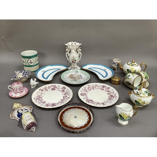 99 - A Victorian tea set of teapot, sugar bowl and cover, cream jug, two cups and saucers (faults) , a Ci... 