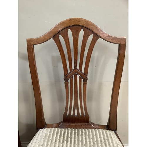 341 - A pair of Hepplewhite style mahogany dining chairs with pierced splats, drop in upholstered seats an... 