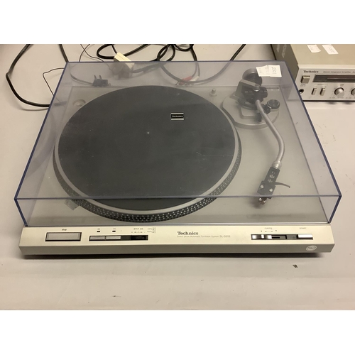 47 - A Technics SL-D202 vintage direct turntable (1981), boxed, colour silver together with a Technics SU... 