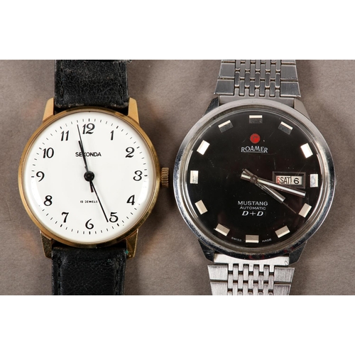 427 - A ROAMER GENTLEMAN'S MUSTANG AUTOMATIC DAY DATE WRISTWATCH c.1968, model 478-9120301, jewelled lever... 