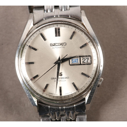 420 - A GRAND SEIKO GENTLEMAN'S AUTOMATIC DAY AND DATE WRISTWATCH c.1967, ref 6246-9001, in stainless stee... 