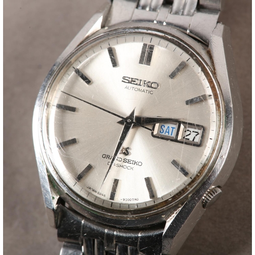 420 - A GRAND SEIKO GENTLEMAN'S AUTOMATIC DAY AND DATE WRISTWATCH c.1967, ref 6246-9001, in stainless stee... 