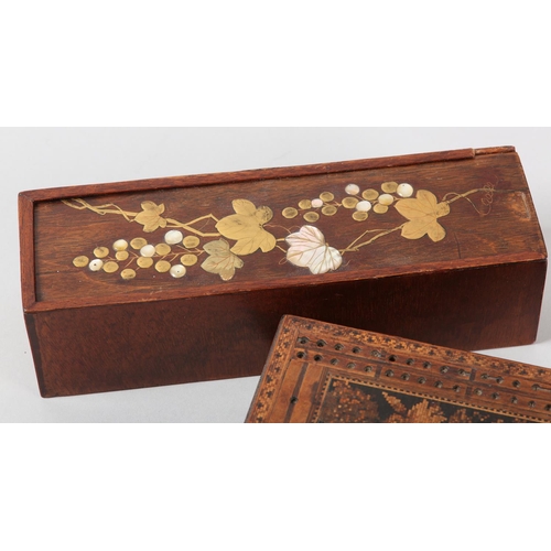 51 - A VICTORIAN ROSEWOOD TUNBRIDGE WARE GAME BOX, the lid inlaid for cribbage around a central panel of ... 