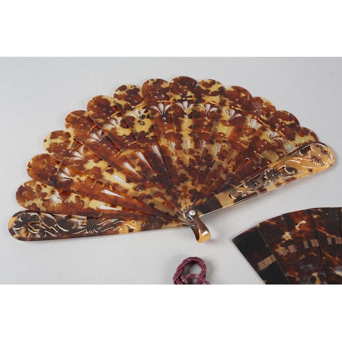 80 - A later 19th century tortoiseshell brisé fan, the fifteen sticks and two guards wedge-shaped and sha... 