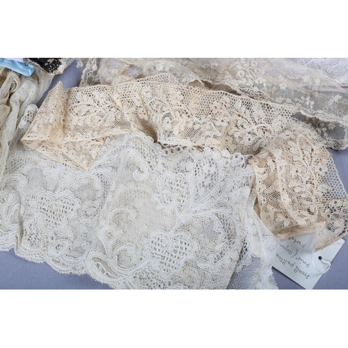 212 - Antique Lace: A selection of 19th century lace, mainly handmade, bobbin and needle, to include Alenc... 