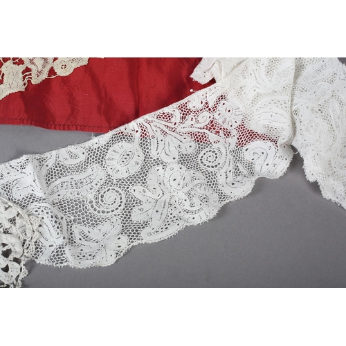 248 - Antique Lace: three early collars, the first shaped at the end, bobbin, tapelace, approx. 150 x 10cm... 