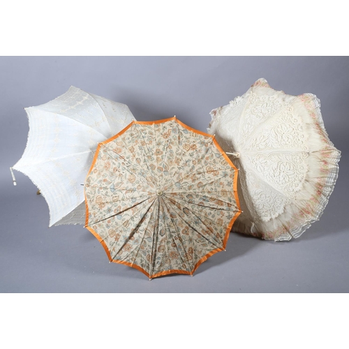 359 - 3 Edwardian parasols, large, the first with double cover, Bruges handmade bobbin lace laid over a lo... 