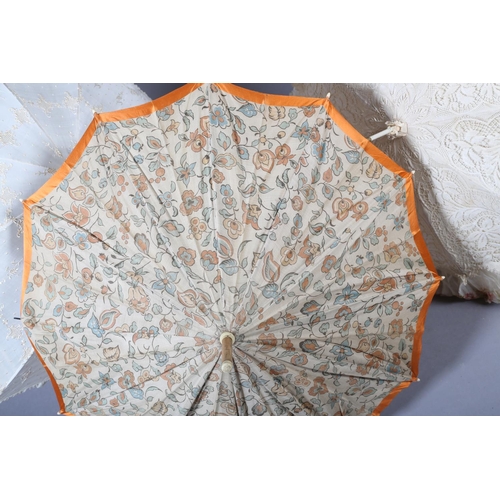 359 - 3 Edwardian parasols, large, the first with double cover, Bruges handmade bobbin lace laid over a lo... 